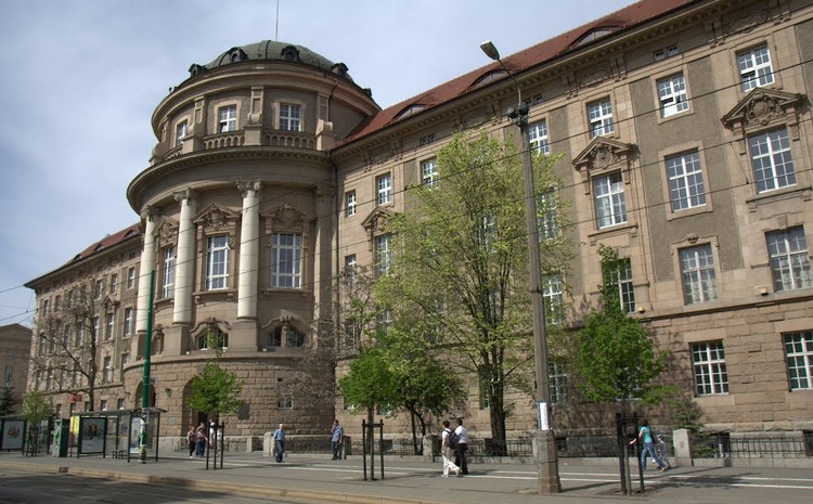 Медицинский университет в Познани: 12 место рейтинга лучших ВУЗов Польши 2019