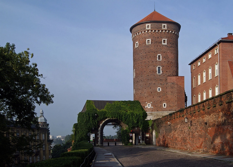 Ворота Бернардинцев и башня Сенаторов, Вавельский замок, Краков