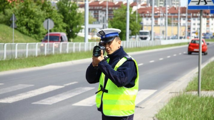 Штраф в 500PLN ждет водителей, заблокировавших левый ряд на польских дорогах